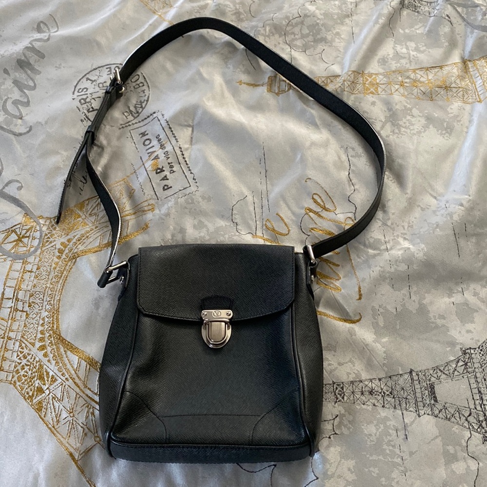 Louis Vuitton men’s bag